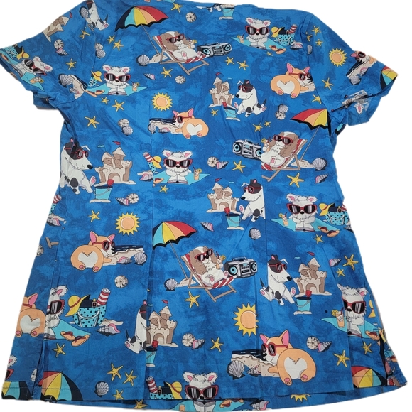 Dickies Women's Size Medium Multicolor Beach Dogs Scrub Top. NWOT - Picture 2 of 6